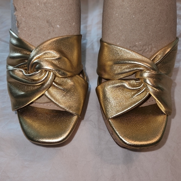 RZ Gold Platform Heels - Picture 5 of 14
